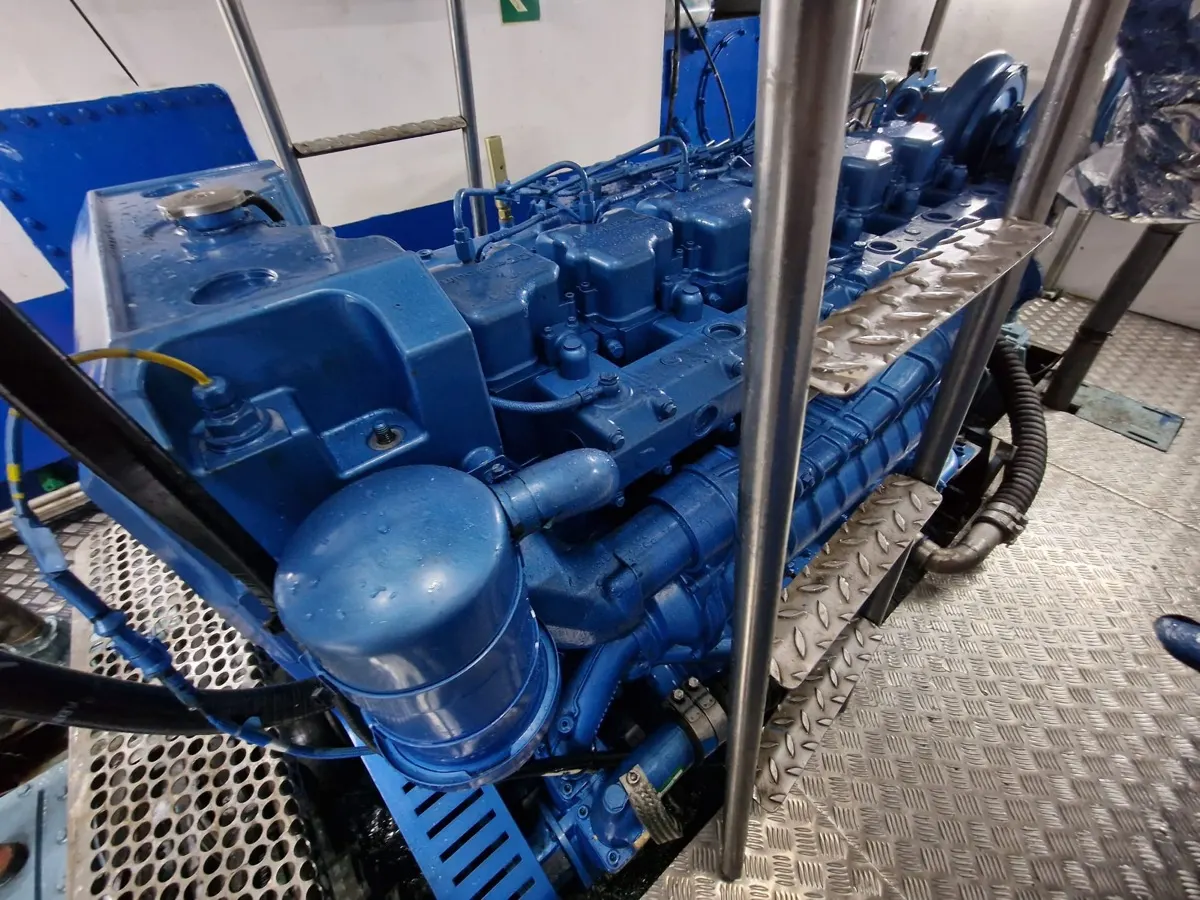 Motor marino Baudouin 6M33.2 de 650 HP
